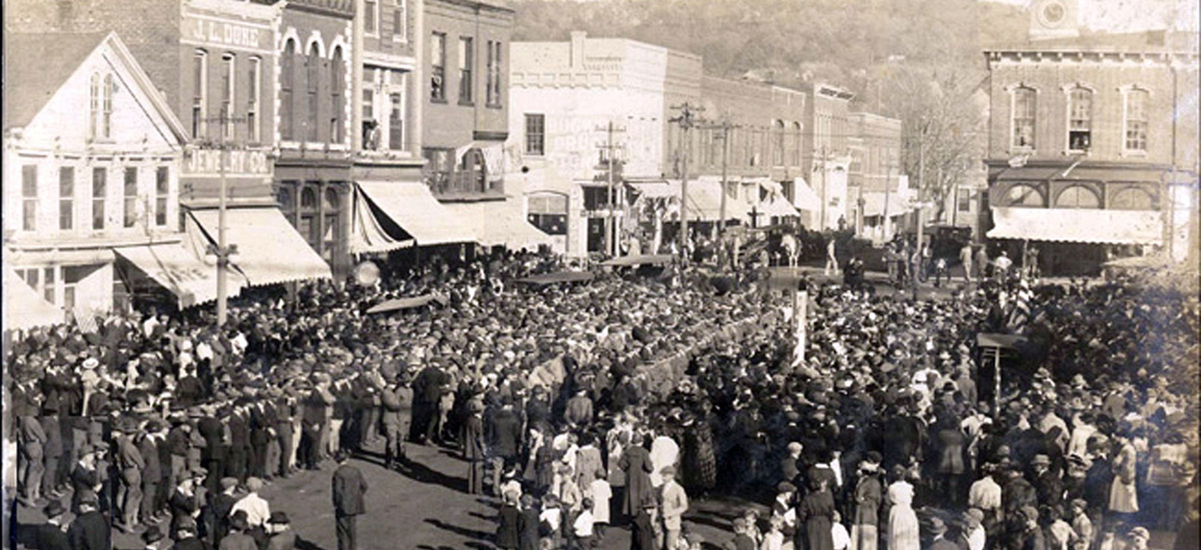 The Fayetteville square in the early 1900s