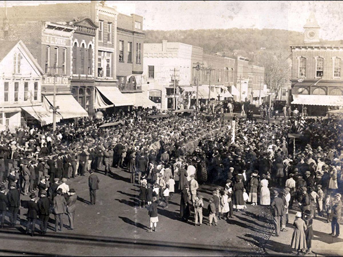 A crowd on the Fayetteville square in the early 1900s